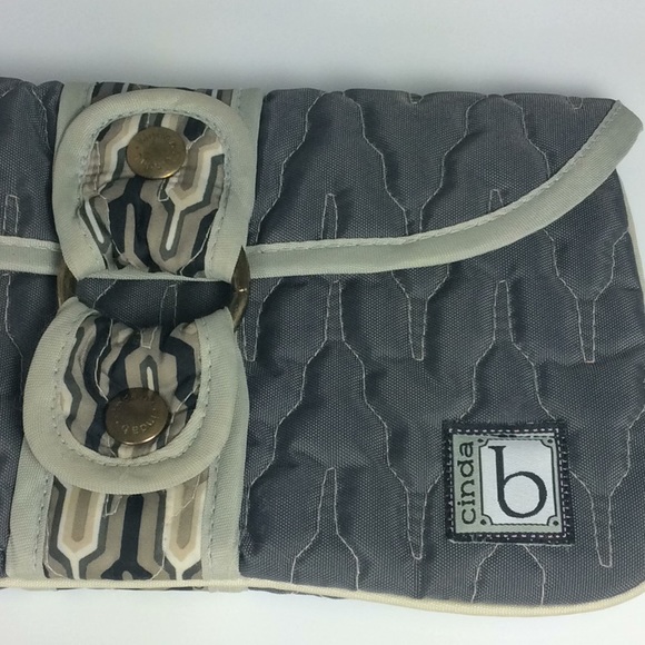 Cinda b clutch - Picture 3 of 4